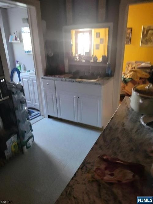 425 Main St, West Orange, NJ, 07052-5722 | Card Image