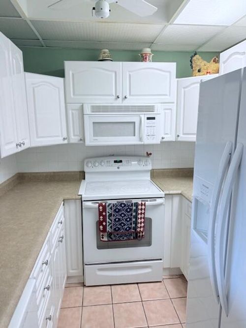 1027 Berkshire B, Deerfield Beach, FL, 33442-3331 | Card Image