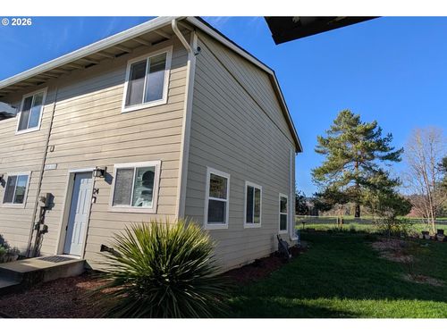 24-3305 E Vittoria Way, Newberg, OR, 97132 | Card Image