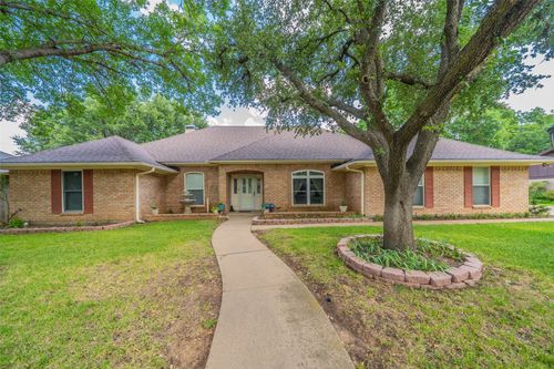 7013 Battle Creek Rd, Fort Worth, TX, 76116-9302 | Card Image