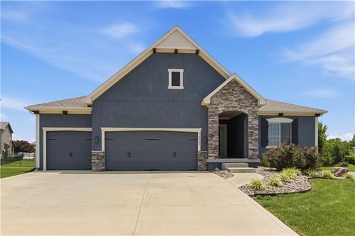 16989 S Heatherwood St, Olathe, KS, 66062-9300 | Card Image