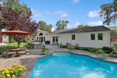 108 Sunset Blvd, Wading River, NY, 11792-1050 | Card Image