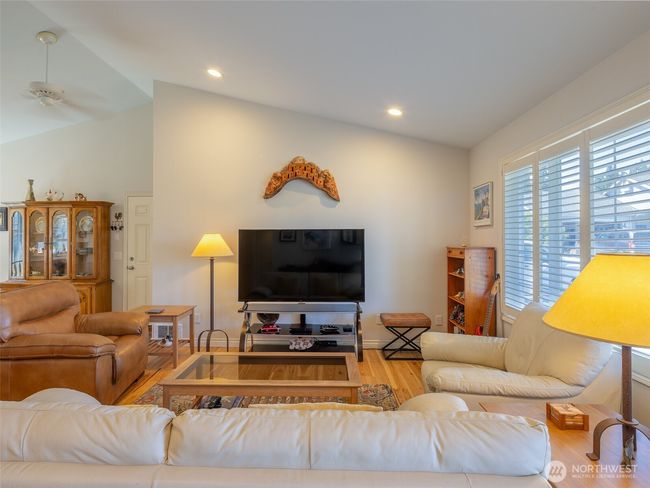 501 W Summer Breeze Ln, House other with 3 bedrooms, 2 bathrooms and 2 parking in Sequim WA | Image 6