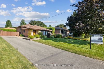 305 Poplar St, House other with 3 bedrooms, 1 bathrooms and 4 parking in Oshawa ON | Image 1