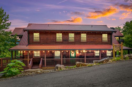 725 Big Bear Ridge Rd, Gatlinburg, TN, 37738 | Card Image