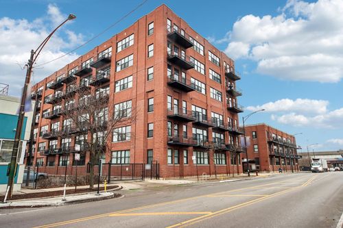 228-2323 W Pershing Rd, Chicago, IL, 60609-2241 | Card Image