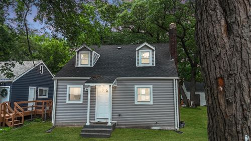 859 Fayette St, Gary, IN, 46403-2944 | Card Image