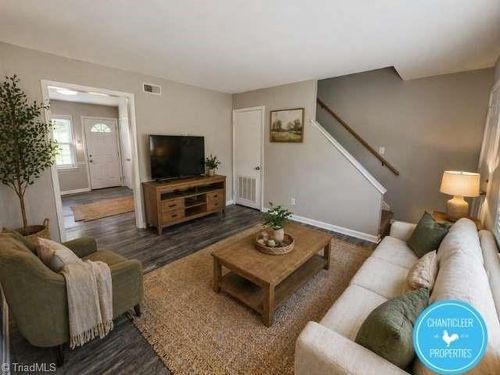 f-501 Greenbriar Road, Greensboro, NC, 27405 | Card Image