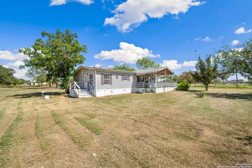 8489 Elmendorf Lavernia, Elmendorf, TX, 78112-9754 | Card Image