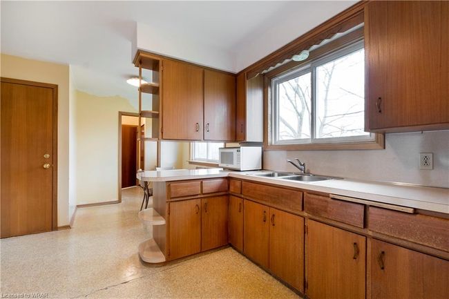 383 Forest Hill Dr, House other with 3 bedrooms, 2 bathrooms and 3 parking in Kitchener ON | Image 11