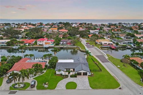 2000 Kansas Ave Ne, SAINT PETERSBURG, FL, 33703-3432 | Card Image