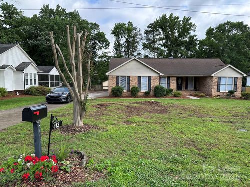 413 Parallel Dr, Harrisburg, NC, 28075-8433 | Card Image