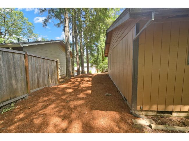 1770 W 28 Th Ave, House other with 3 bedrooms, 2 bathrooms and 2 parking in Eugene OR | Image 42