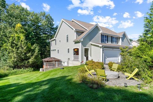 10-10 Blossom Ln, Stratham, NH, 03885 | Card Image