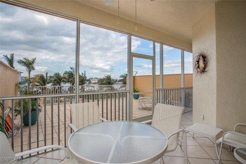 apt-306-400 Flagship Dr, NAPLES, FL, 34108-2391 | Card Image