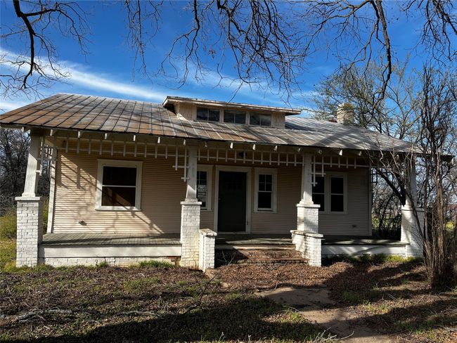 Front of home featuring a porch | Image 7