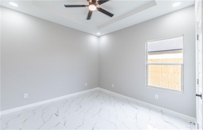 Guest Bedroom | Image 10