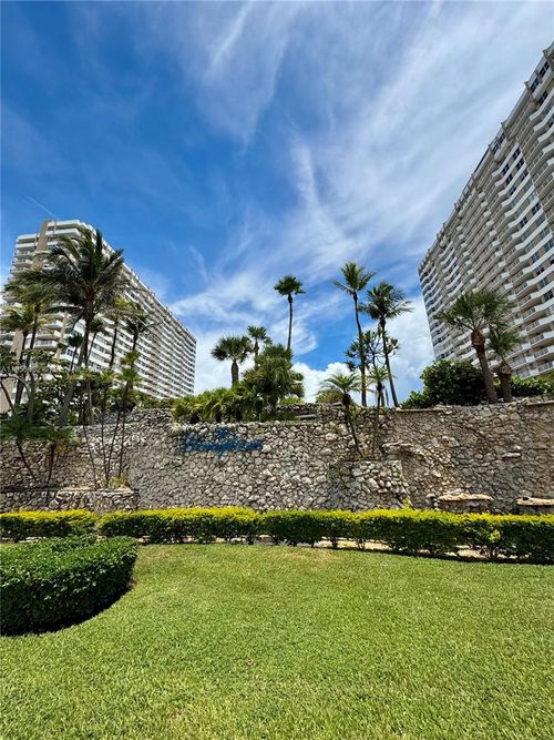 apt-22e-1980 S Ocean Dr, Hallandale Beach, FL, 33009-5939 | Card Image