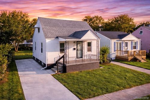 8269 Westminster Ave, Warren, MI, 48089-2926 | Card Image