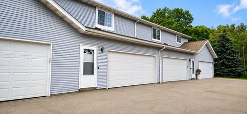 501 Slinger Rd, Slinger, WI, 53086-9442 | Card Image
