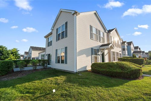 0-1651 Linden Park Ln, Aurora, IL, 60504-4814 | Card Image