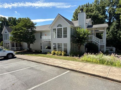 640 Balfour Rd, Winston Salem, NC, 27104-3067 | Card Image