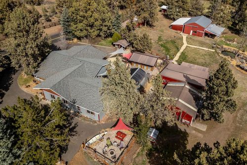 19189 Dayton Rd, Bend, OR, 97703-9084 | Card Image