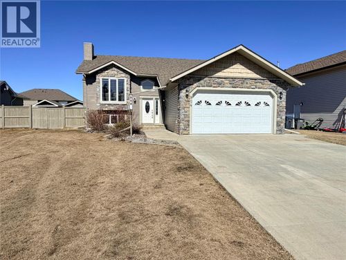 904 90 Ave, Dawson Creek, BC, V1G5B5 | Card Image