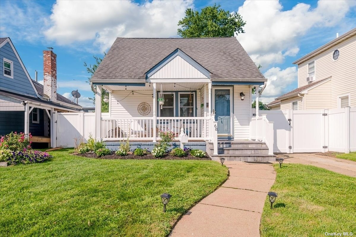 Beach Dr, Merrick, NY 11566