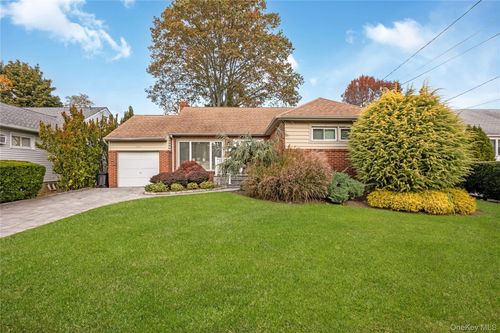 1745 Gerose Ct, East Meadow, NY, 11554-4905 | Card Image