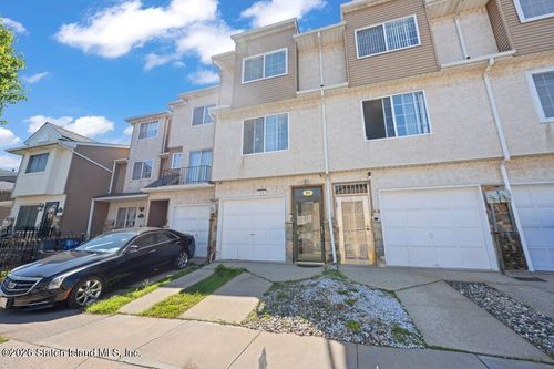84 Long Pond Ln, Staten Island, NY, 10304-4772 | Card Image