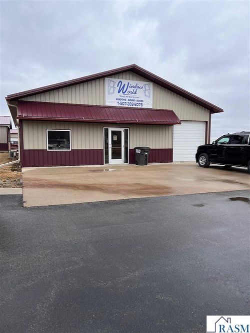 54040 Loren Dr, Mankato, MN, 56001-6257 | Card Image