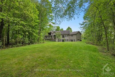 2771 Bear Creek Rd, House other with 2 bedrooms, 4 bathrooms and 9 parking in South Frontenac ON | Image 2