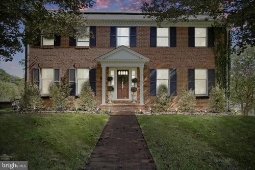 305 Red Hill Rd, MARTINSBURG, WV, 25401-2015 | Card Image