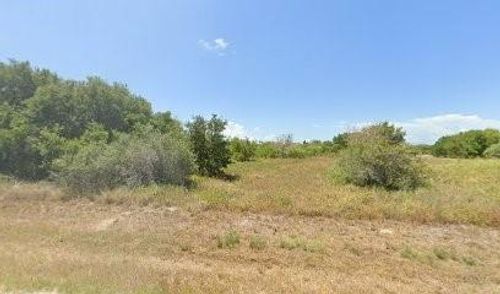 194 W Rustic Oak Ln, Rockport, TX, 78382 | Card Image