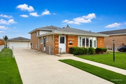 6117 W 80th St, Burbank, IL, 60459-1817 | Card Image