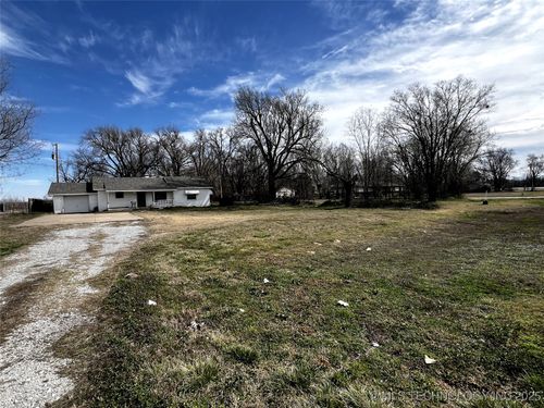 16847 S Memorial Dr, Bixby, OK, 74008-4208 | Card Image