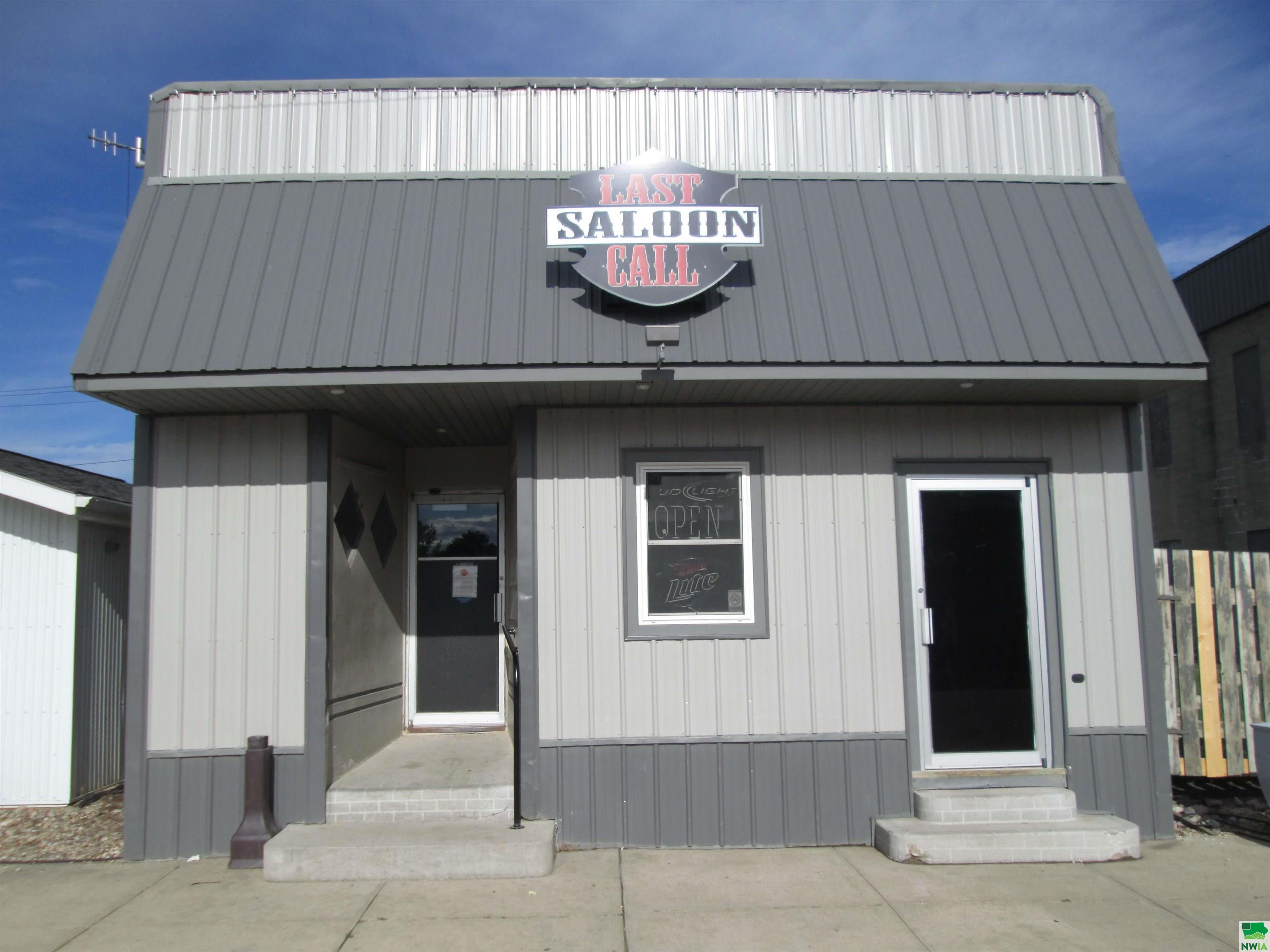 120 N Main St, George, IA 51237