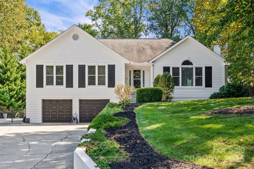 7142 Forest Hills Dr, Denver, NC, 28037-8219 | Card Image