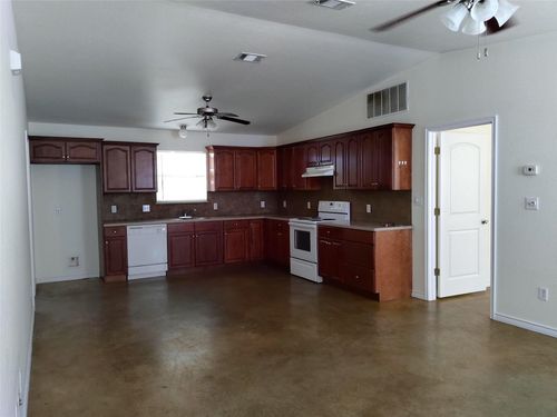 d-911 Highway 81 N, Bowie, TX, 76230-4031 | Card Image