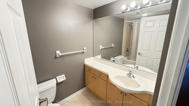 2308 - 763 Bay St, Condo with 1 bedrooms, 1 bathrooms and 1 parking in Toronto ON | Image 13