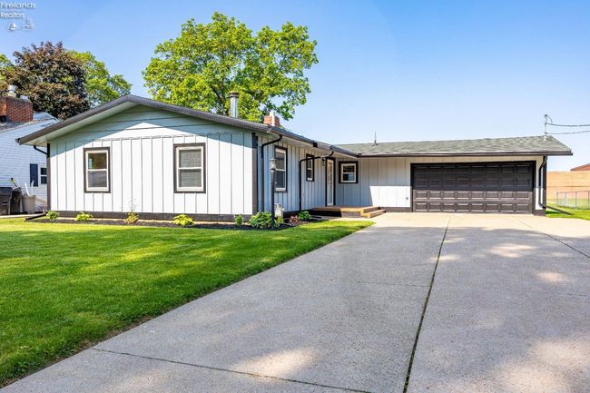 3807 Matthes Ave, House other with 3 bedrooms, 2 bathrooms and 2 parking in Sandusky OH | Image 4