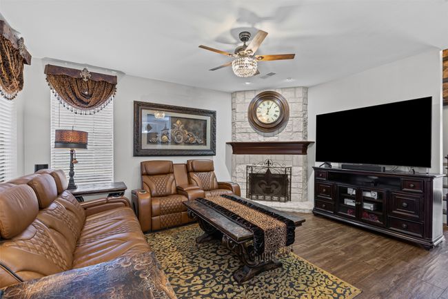 332 Carriage Ln, House other with 4 bedrooms, 3 bathrooms and null parking in Saginaw TX | Image 8