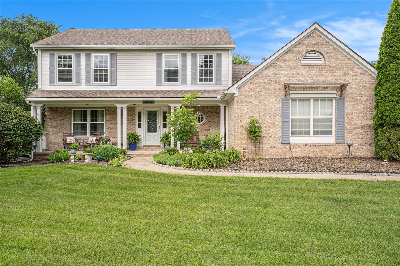 Dunlavy Ln, Whitmore Lake, MI 48189
