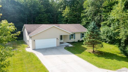 2930 Range Rd, Port Huron, MI, 48060-1616 | Card Image