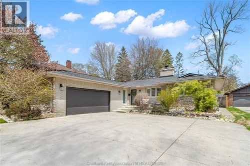 323 Victoria Avenue, Chatham, ON, N7L3B1 | Card Image