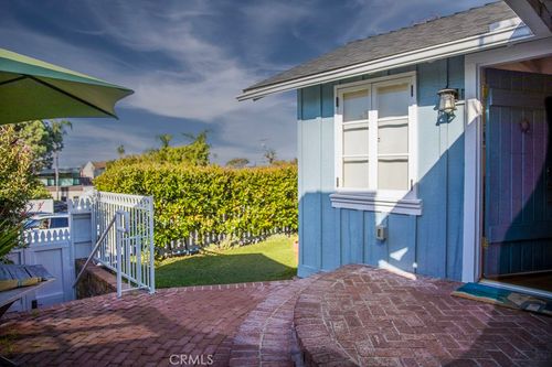 1086 Glenneyre St, Laguna Beach, CA, 92651-2362 | Card Image