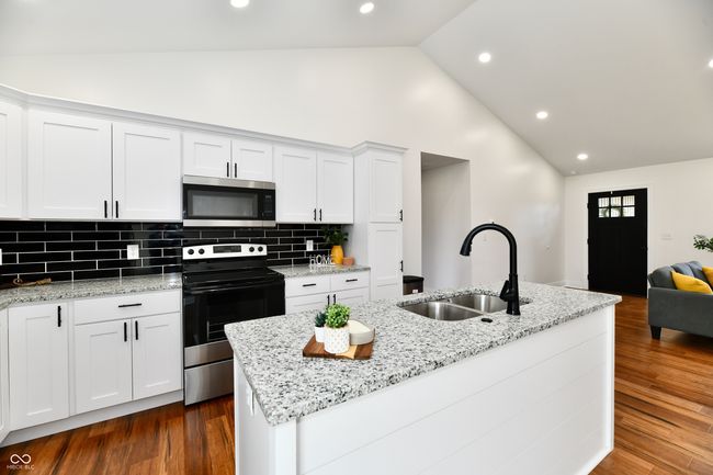 1018 N 18 Th St, House other with 3 bedrooms, 2 bathrooms and null parking in Elwood IN | Image 7
