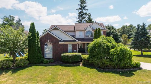 13912 Deanna Dr, Van Buren Twp, MI, 48111-1077 | Card Image