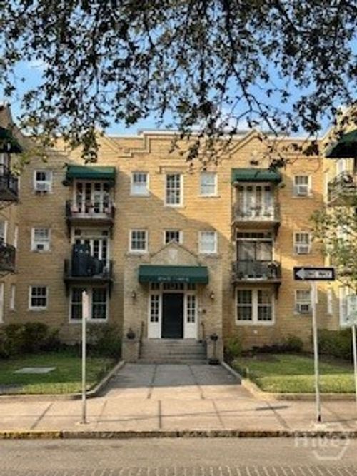 1-210 E State St, Savannah, GA, 31401-3437 | Card Image